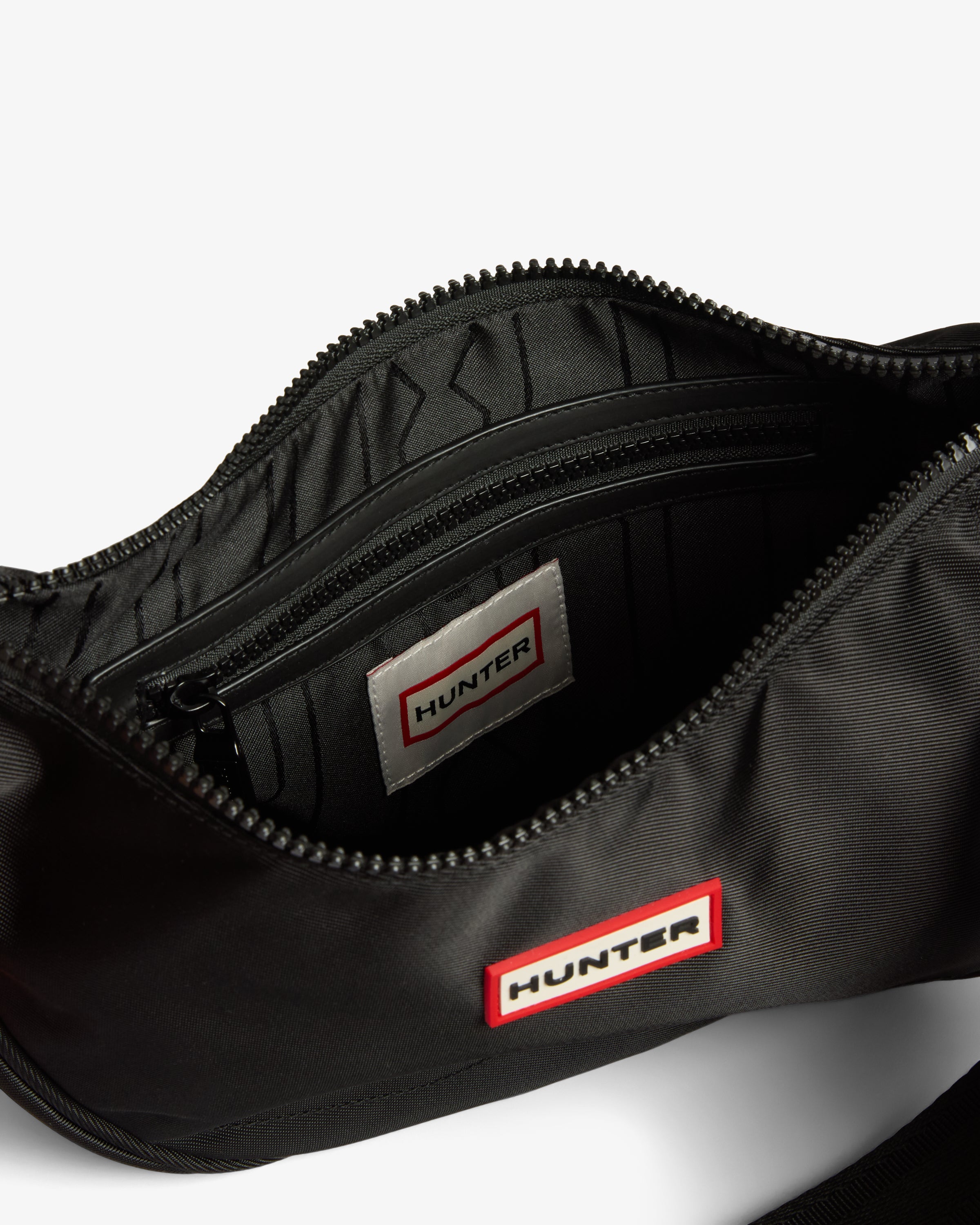 Black Claymorie Nylon Sling Crossbody Bag – Hunter Boots UK