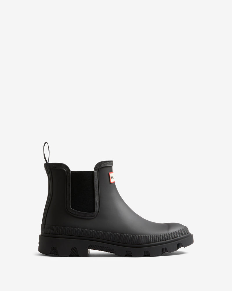 Displays the Black 'Hunter' branded Unisex Downpour Chelsea Boot