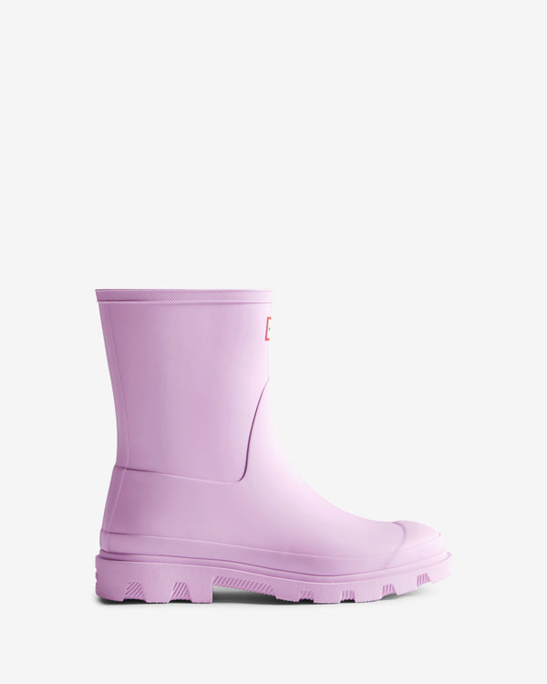 Displays the Lavender 'Hunter' branded Women's Downpour Short Wellington Boot